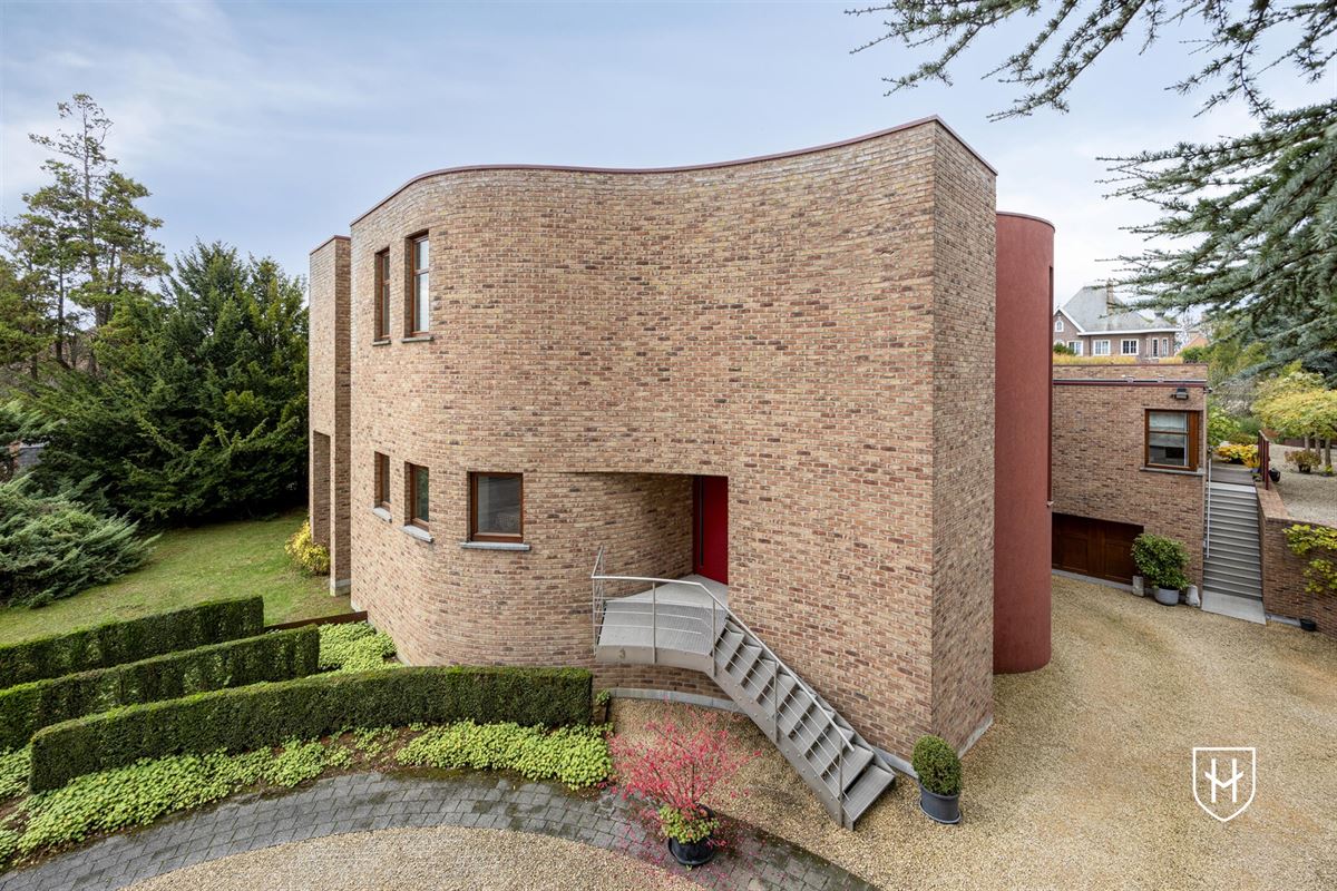 Architecturale villa met zwemvijver op riant perceel
