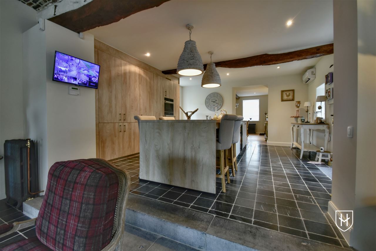 Luxueuze hoeve met schitterende binnenplaats, riante bijgebouwen en zwemvijver op een idyllische, natuurrijke locatie te Tongeren