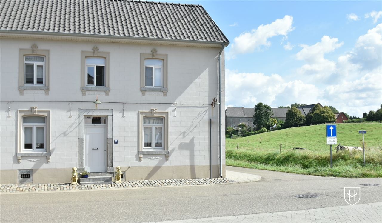 Luxueuze hoeve met schitterende binnenplaats, riante bijgebouwen en zwemvijver op een idyllische, natuurrijke locatie te Tongeren