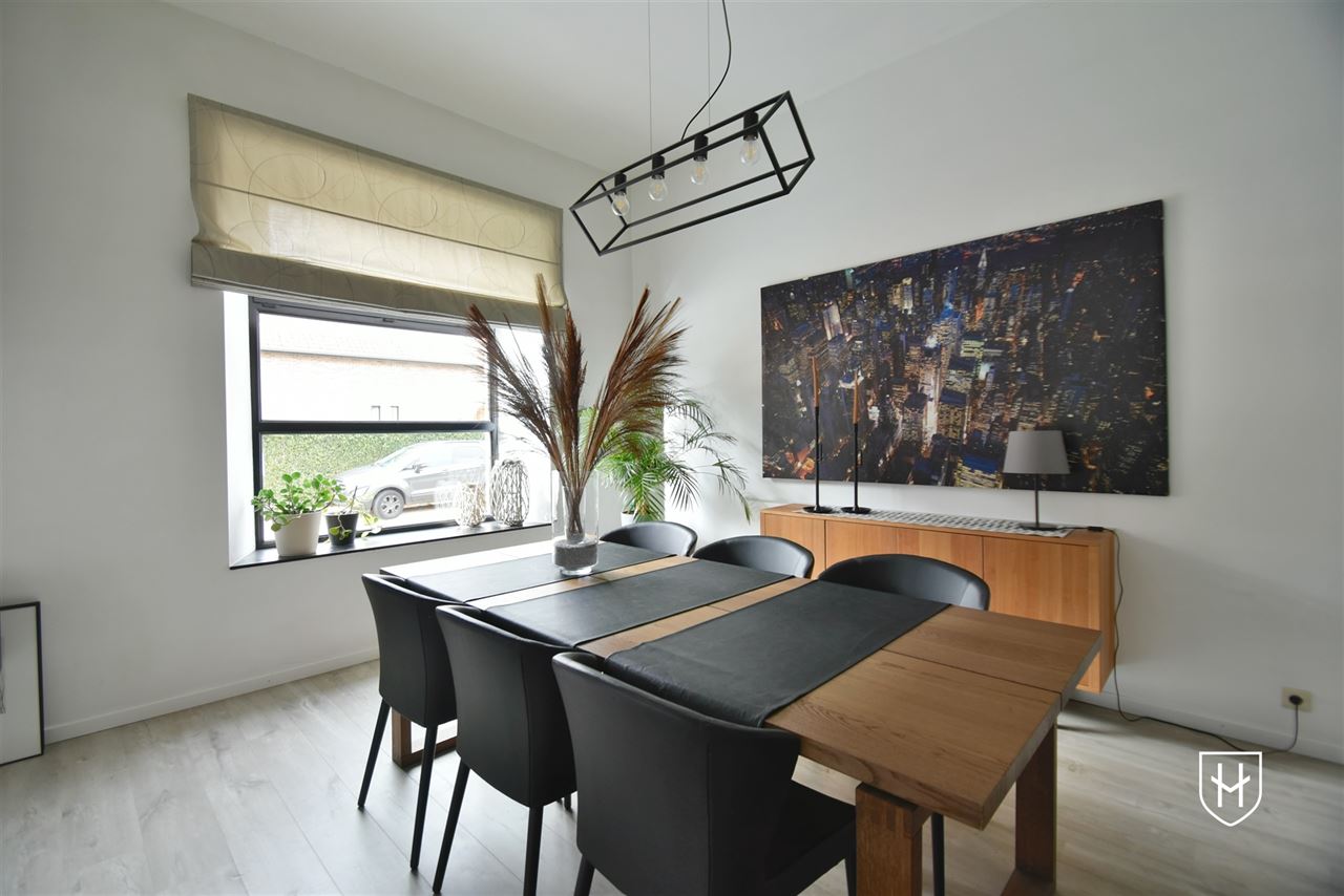 Charmante woning met garage, bosrijk gelegen te Genk