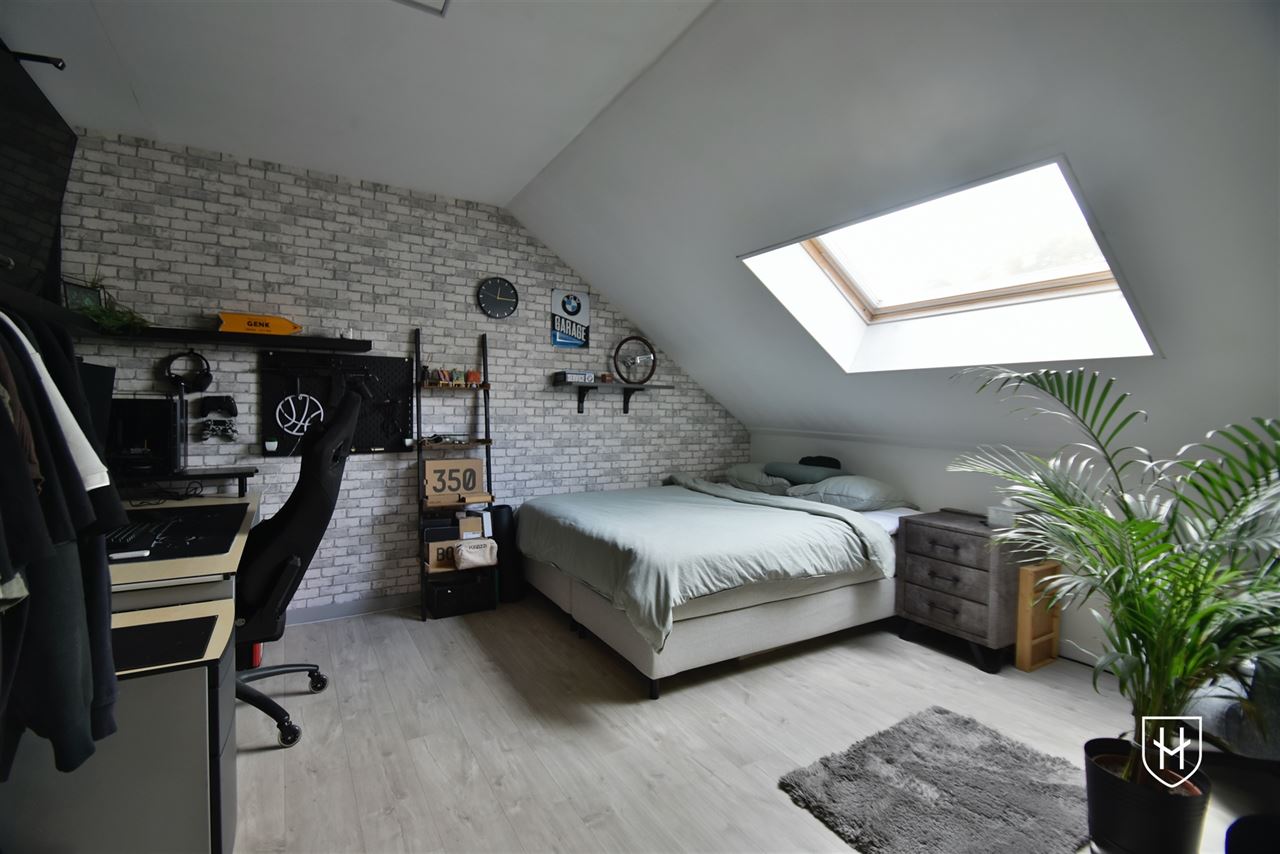 Charming house with garage, wooded area in Genk