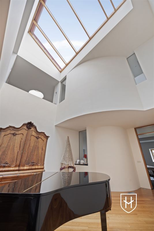 Architecturale villa met zwemvijver op riant perceel