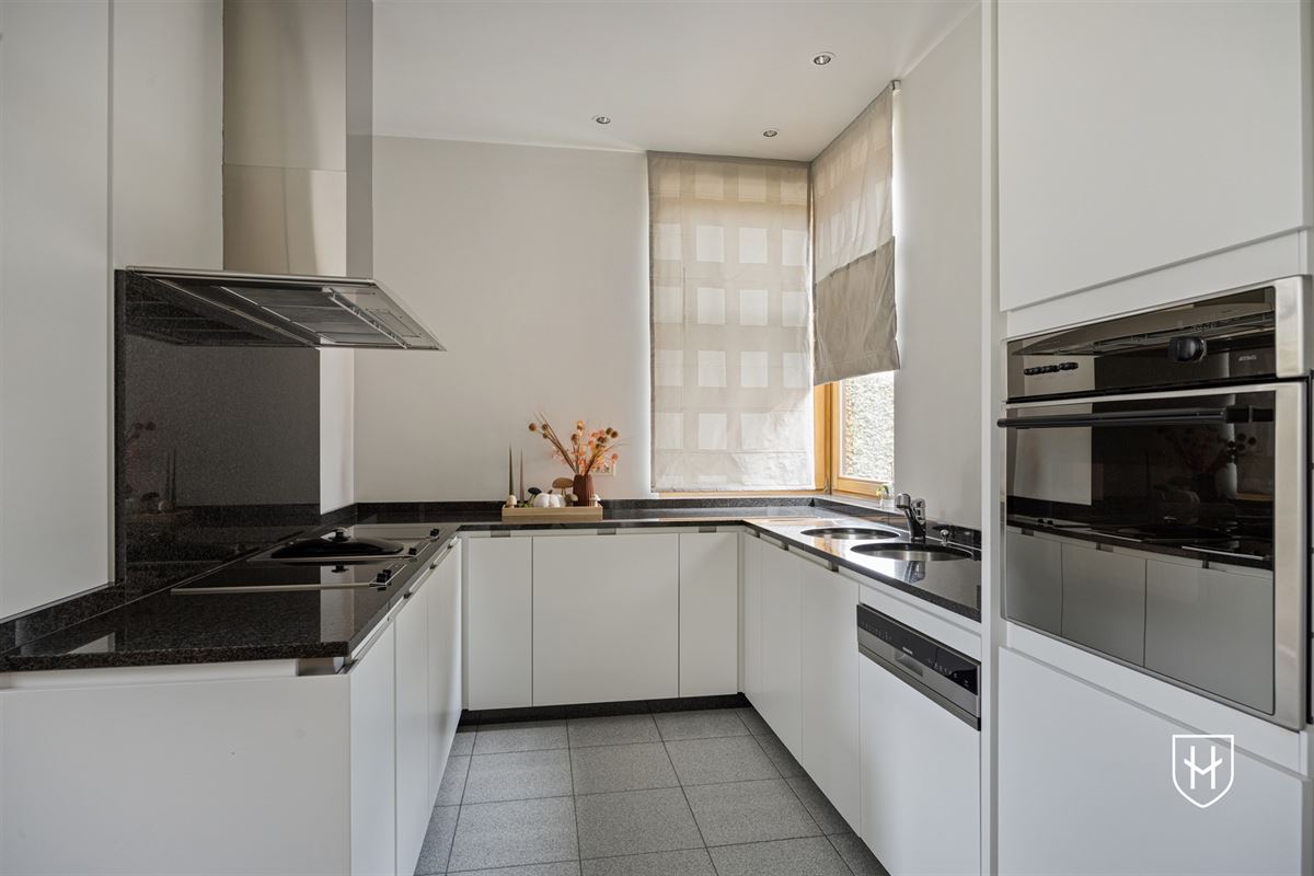 Architecturale villa met zwemvijver op riant perceel