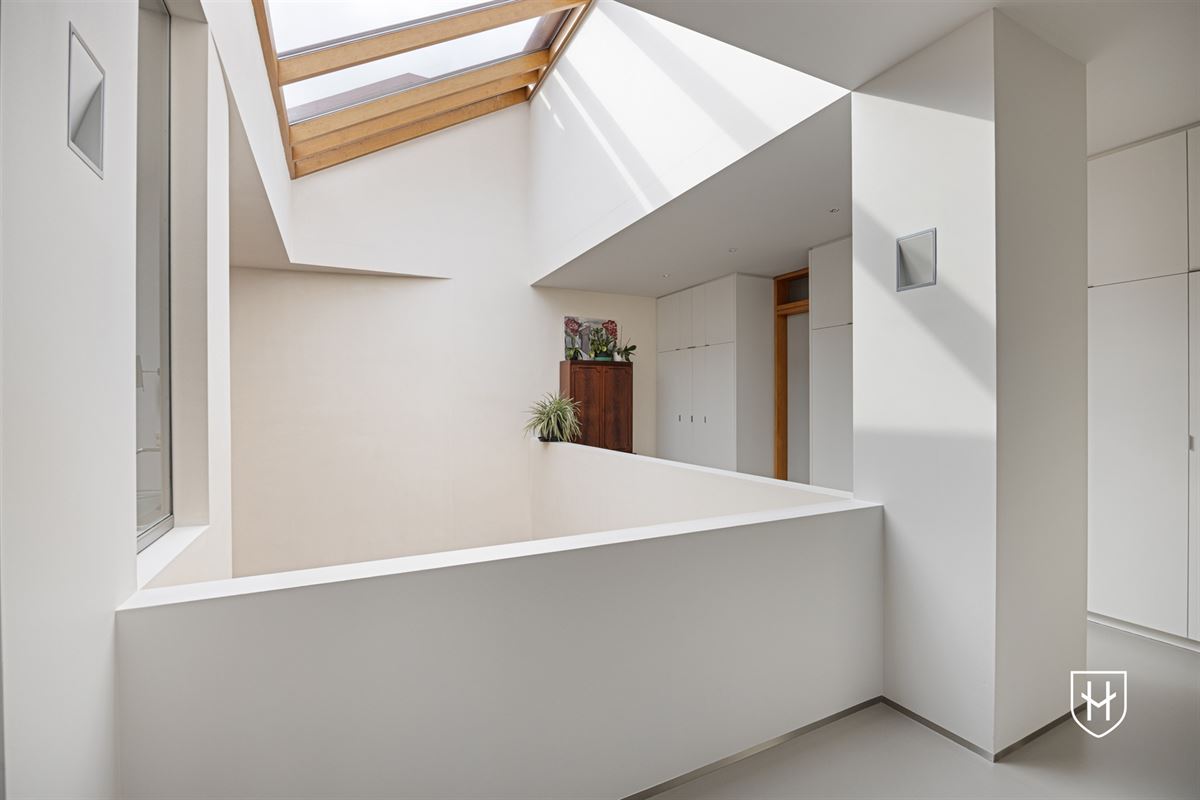 Architecturale villa met zwemvijver op riant perceel