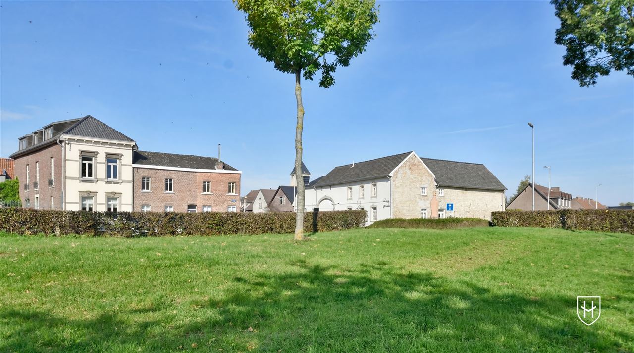 Luxueuze hoeve met schitterende binnenplaats, riante bijgebouwen en zwemvijver op een idyllische, natuurrijke locatie te Tongeren