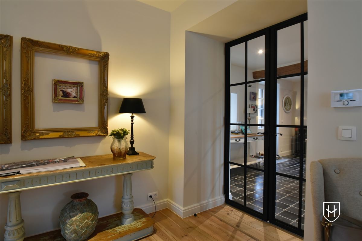 Luxueuze hoeve met schitterende binnenplaats en zwemvijver