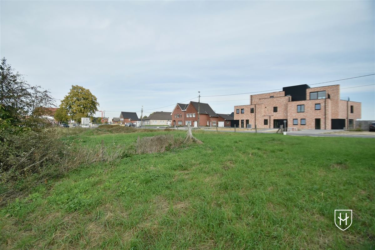 Perceel grond van  12a 76ca (1.276 m²)