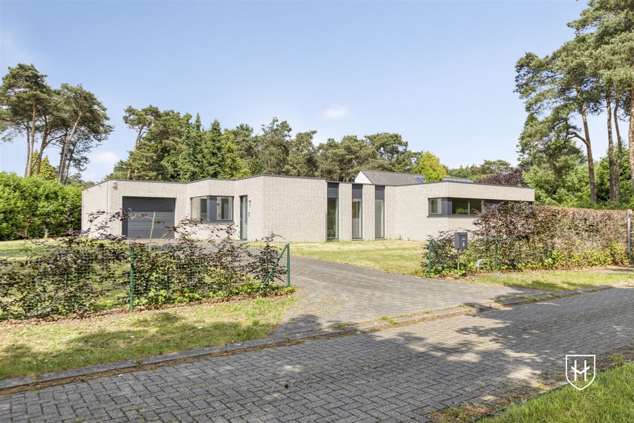 Ruime, energiezuinige bungalow in residentiële villawijk