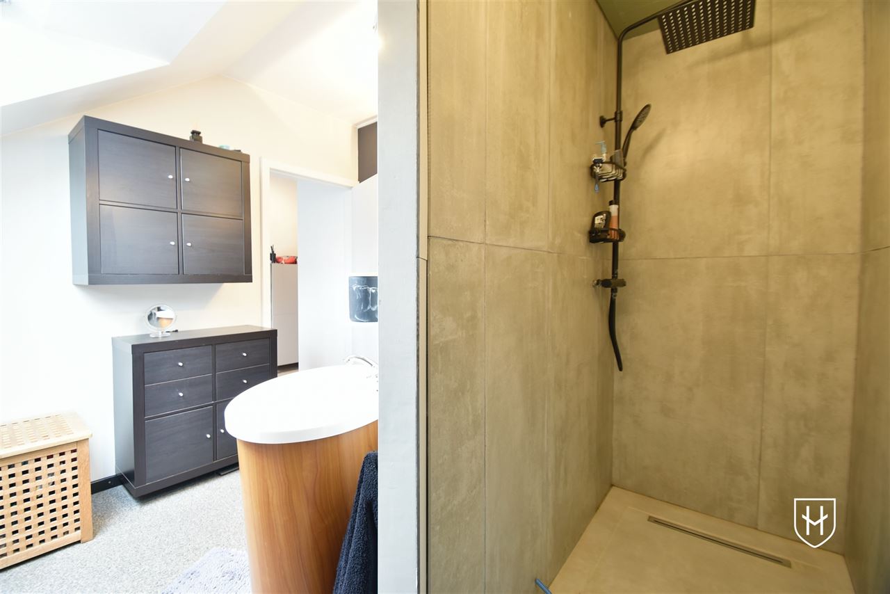 Charming house with garage, wooded area in Genk