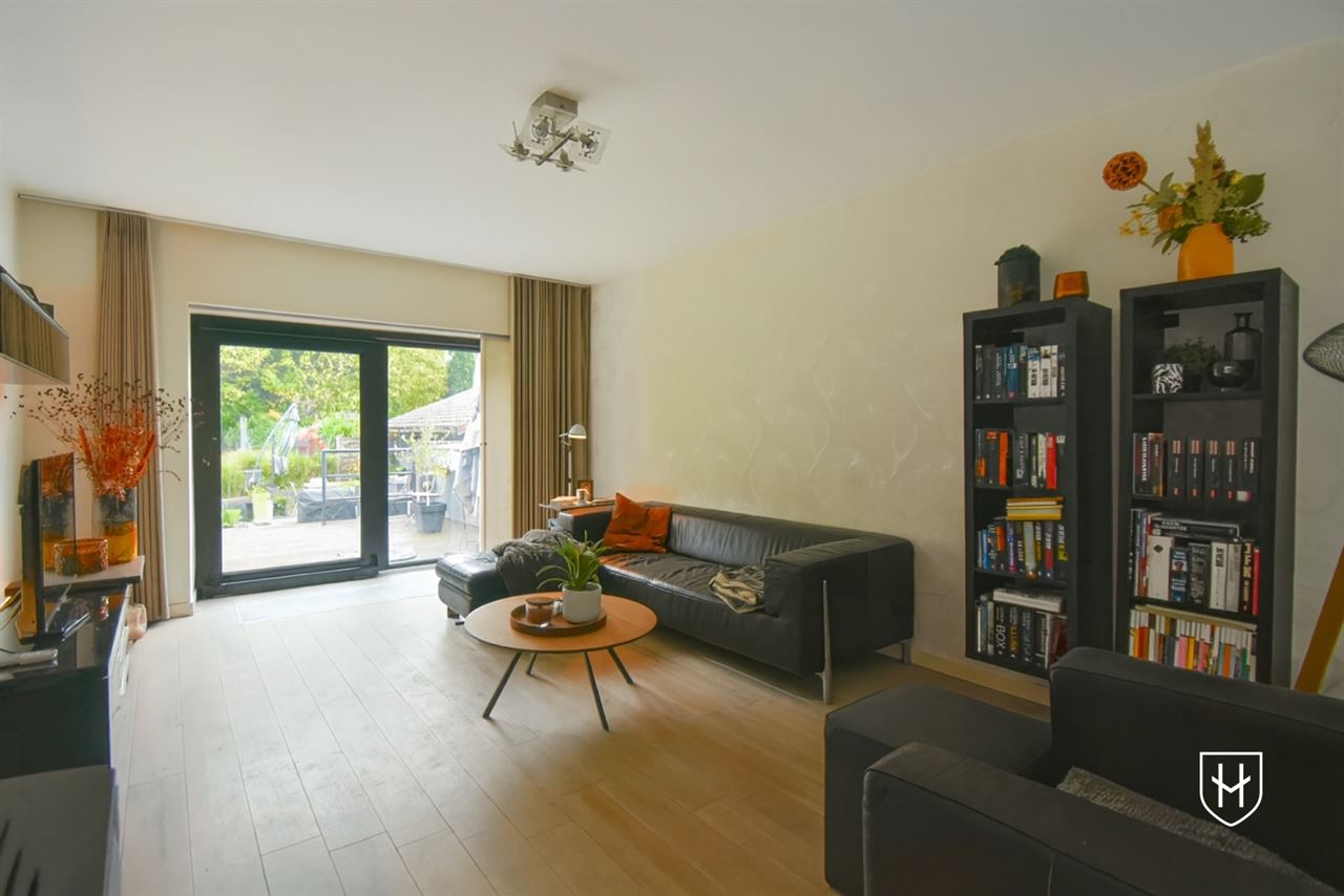 Charmante woning met garage, bosrijk gelegen te Genk