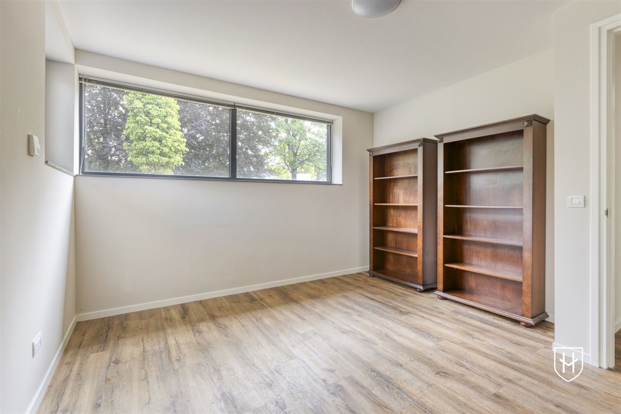 Ruime, energiezuinige bungalow in residentiële villawijk