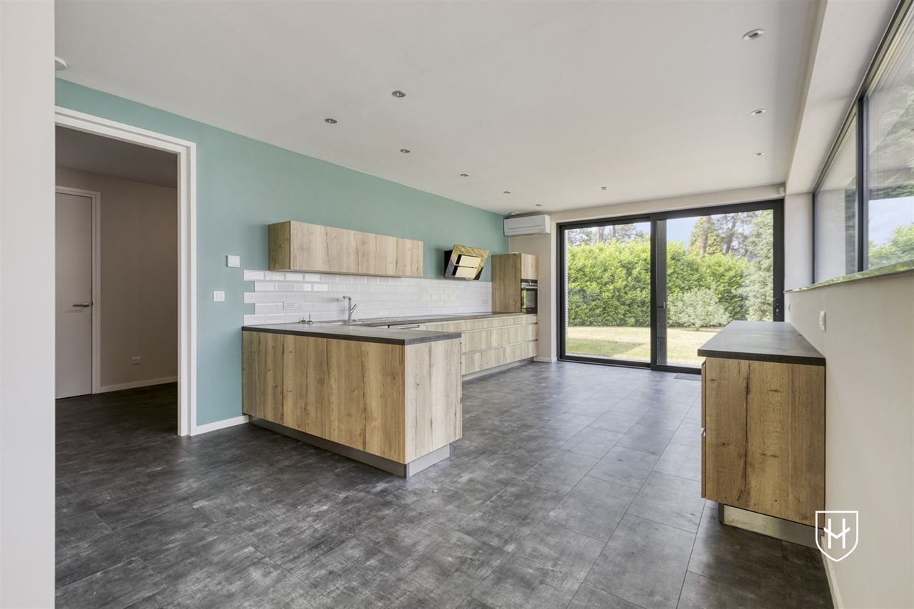 Ruime, energiezuinige bungalow in residentiële villawijk