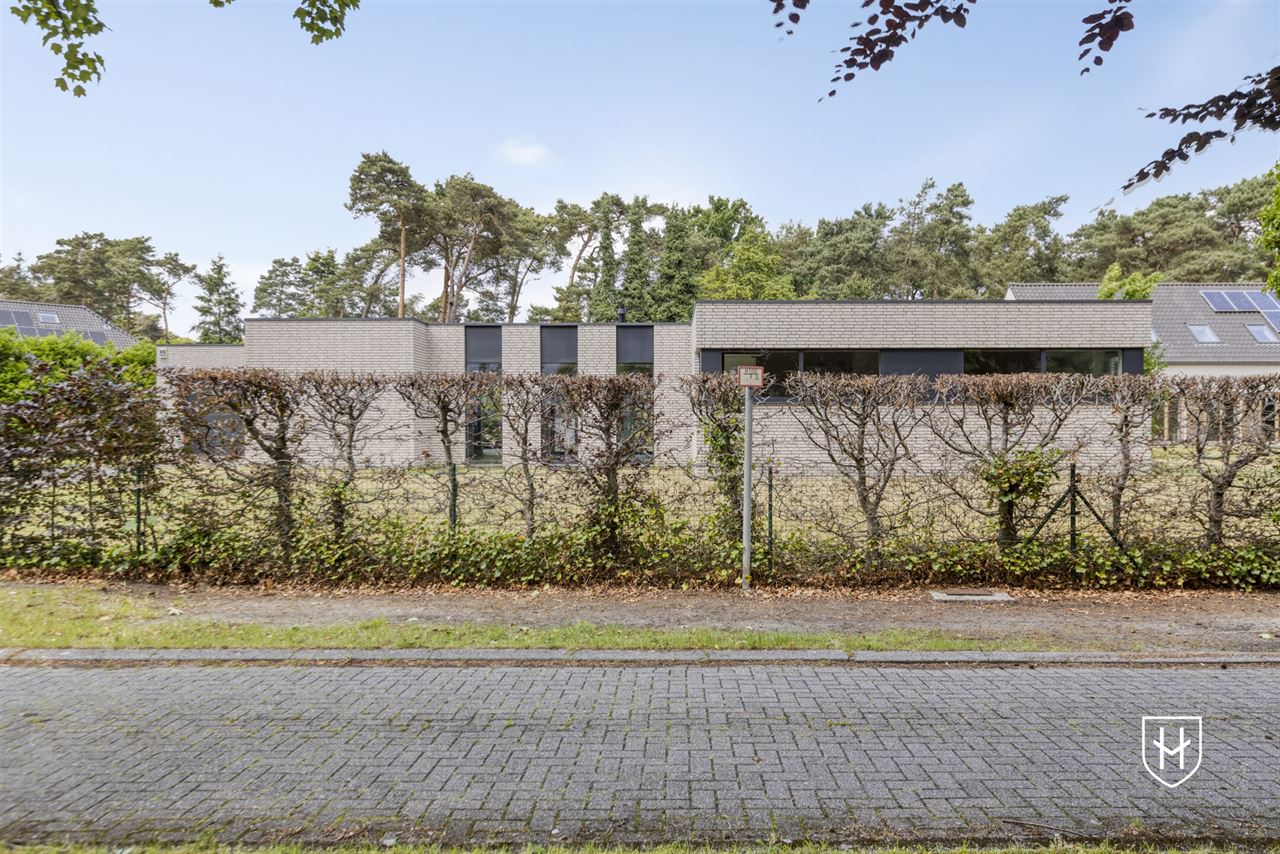 Ruime, energiezuinige bungalow in residentiële villawijk