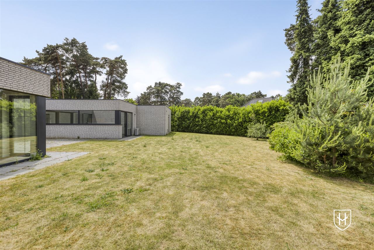 Ruime, energiezuinige bungalow in residentiële villawijk