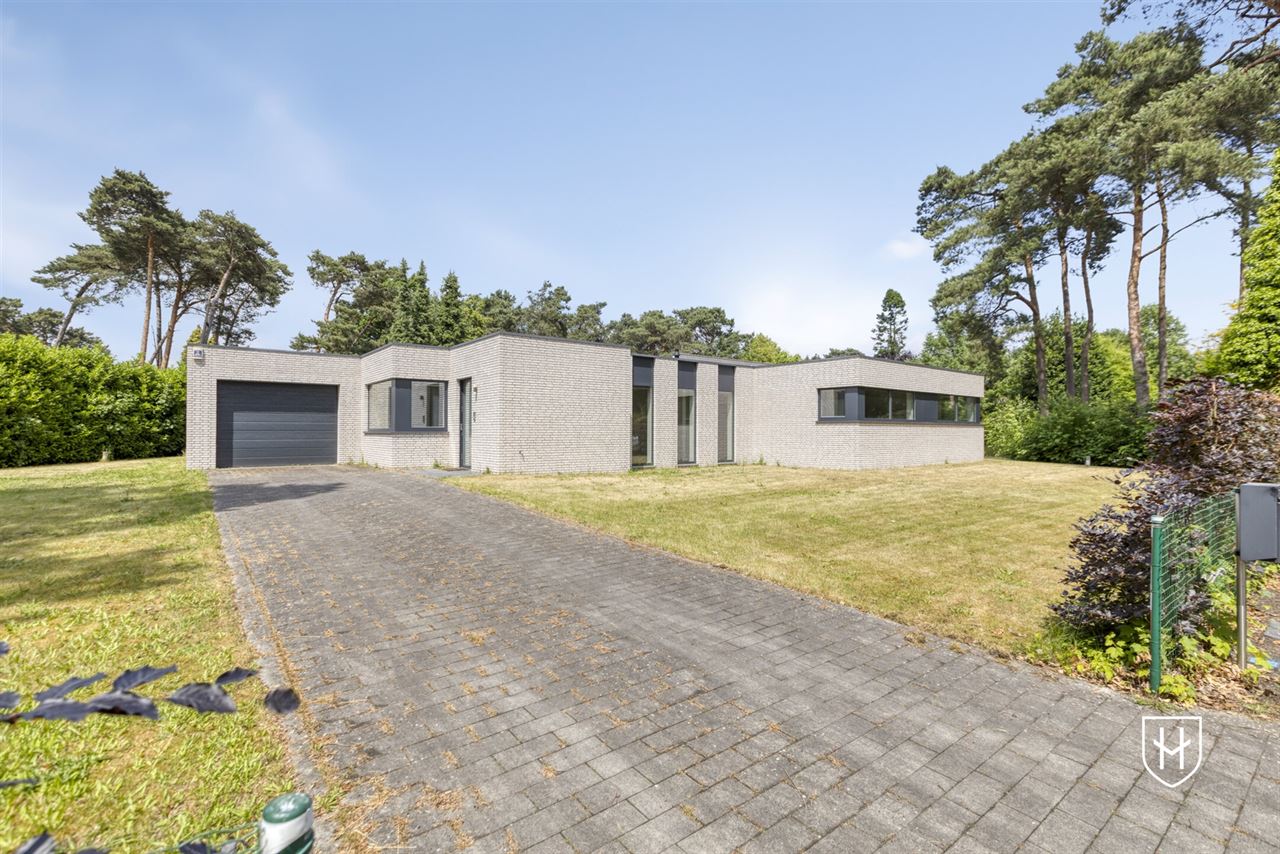 Ruime, energiezuinige bungalow in residentiële villawijk