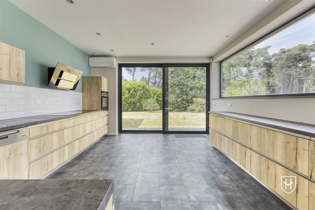 Ruime, energiezuinige bungalow in residentiële villawijk