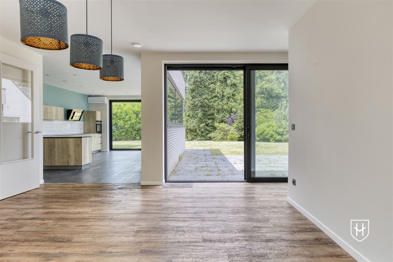 Ruime, energiezuinige bungalow in residentiële villawijk