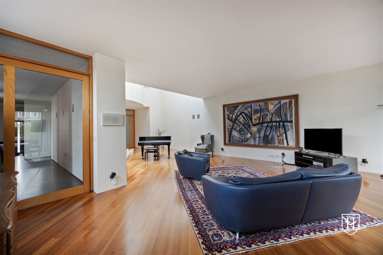 Architecturale villa met zwemvijver op riant perceel