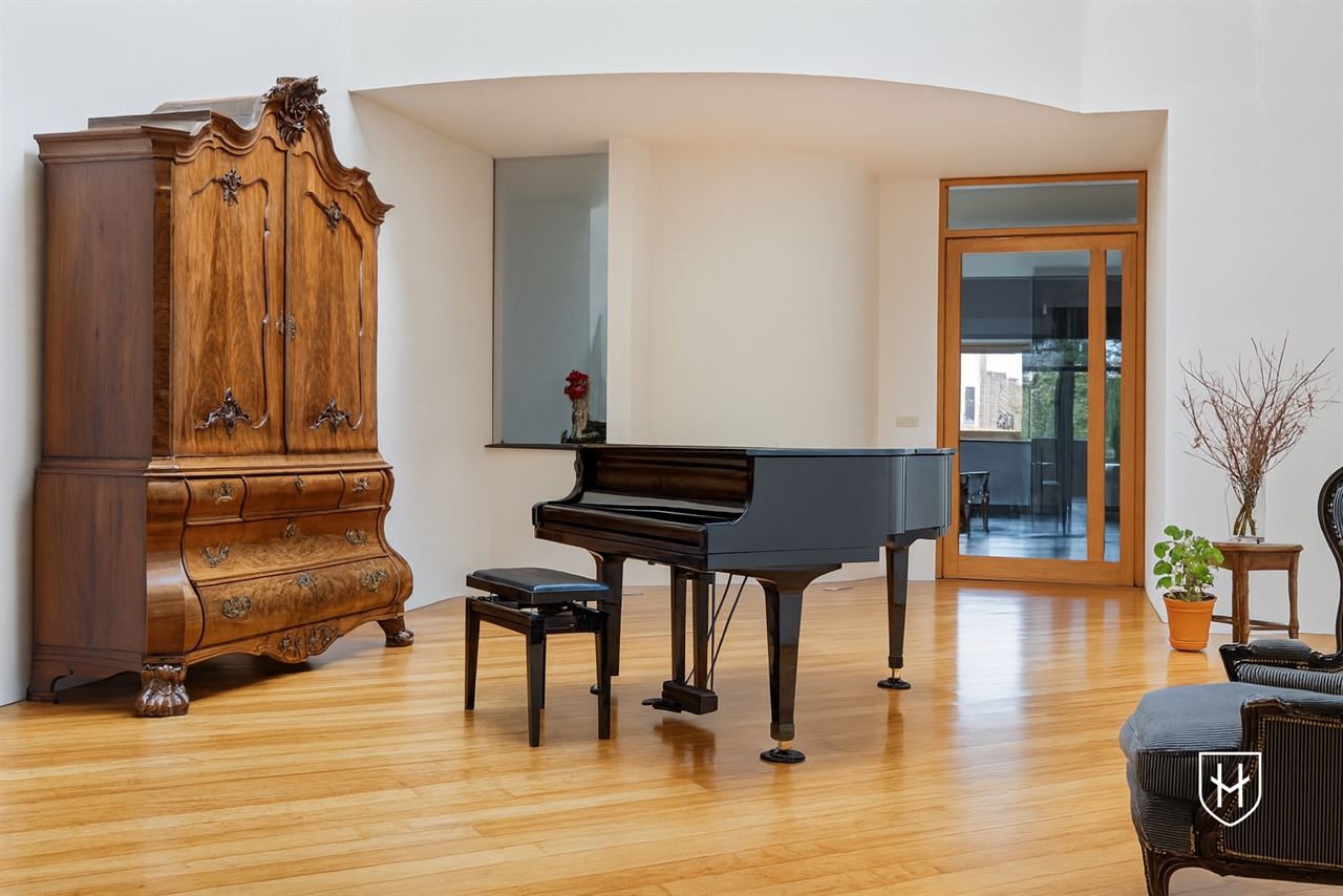 Architecturale villa met zwemvijver op riant perceel