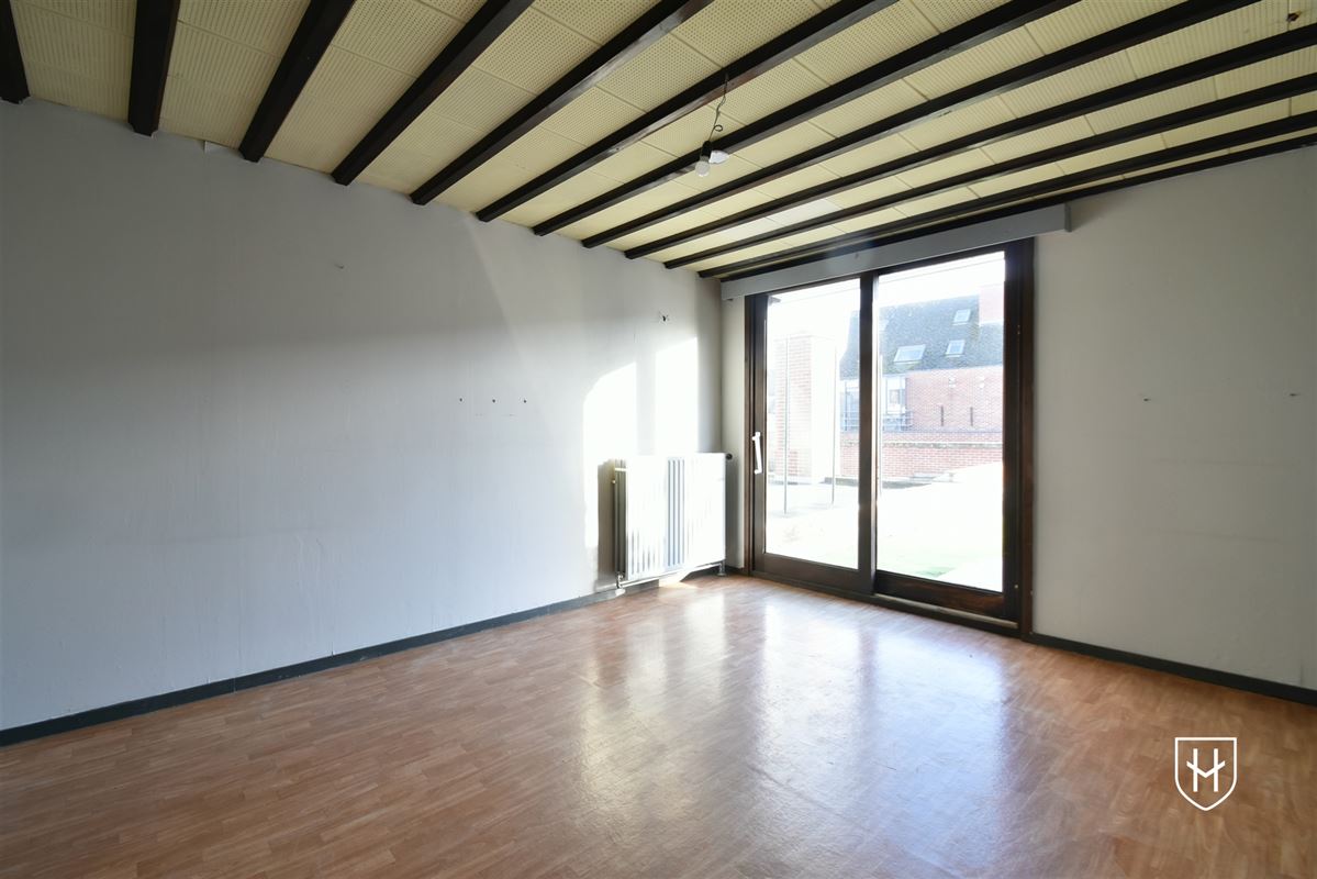 Ruime handelsruimte met bovenwoning in Tongeren