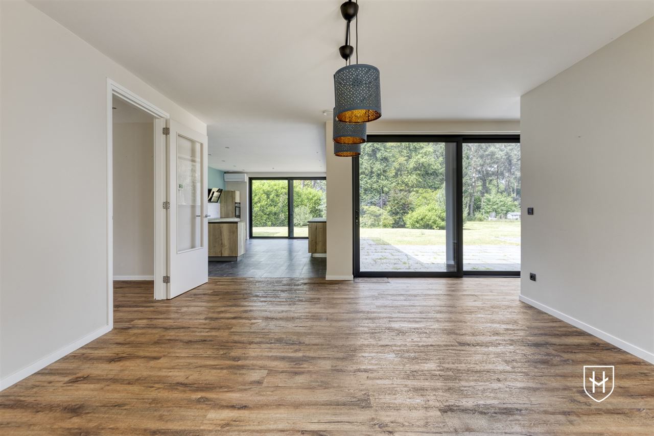 Ruime, energiezuinige bungalow in residentiële villawijk