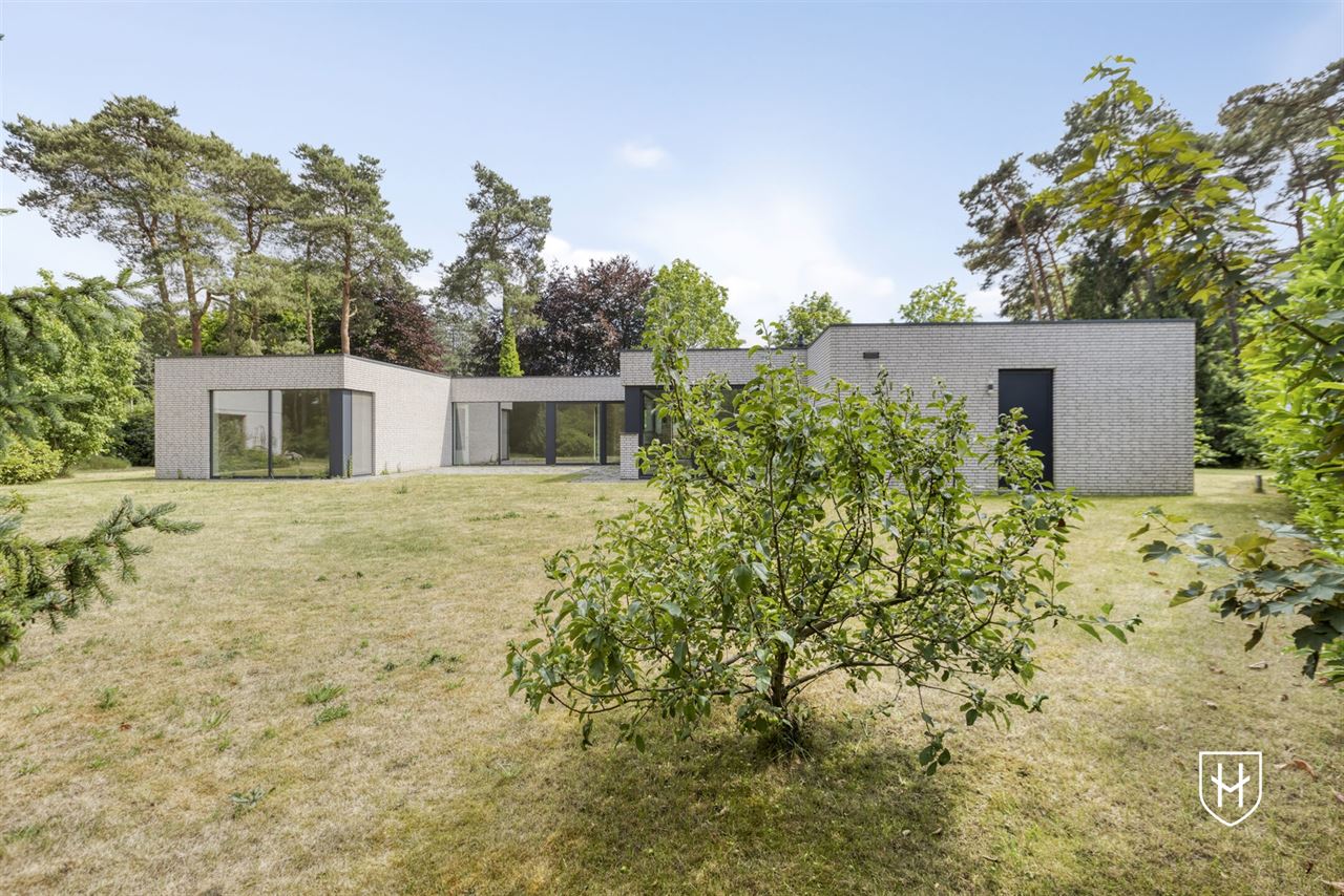 Ruime, energiezuinige bungalow in residentiële villawijk