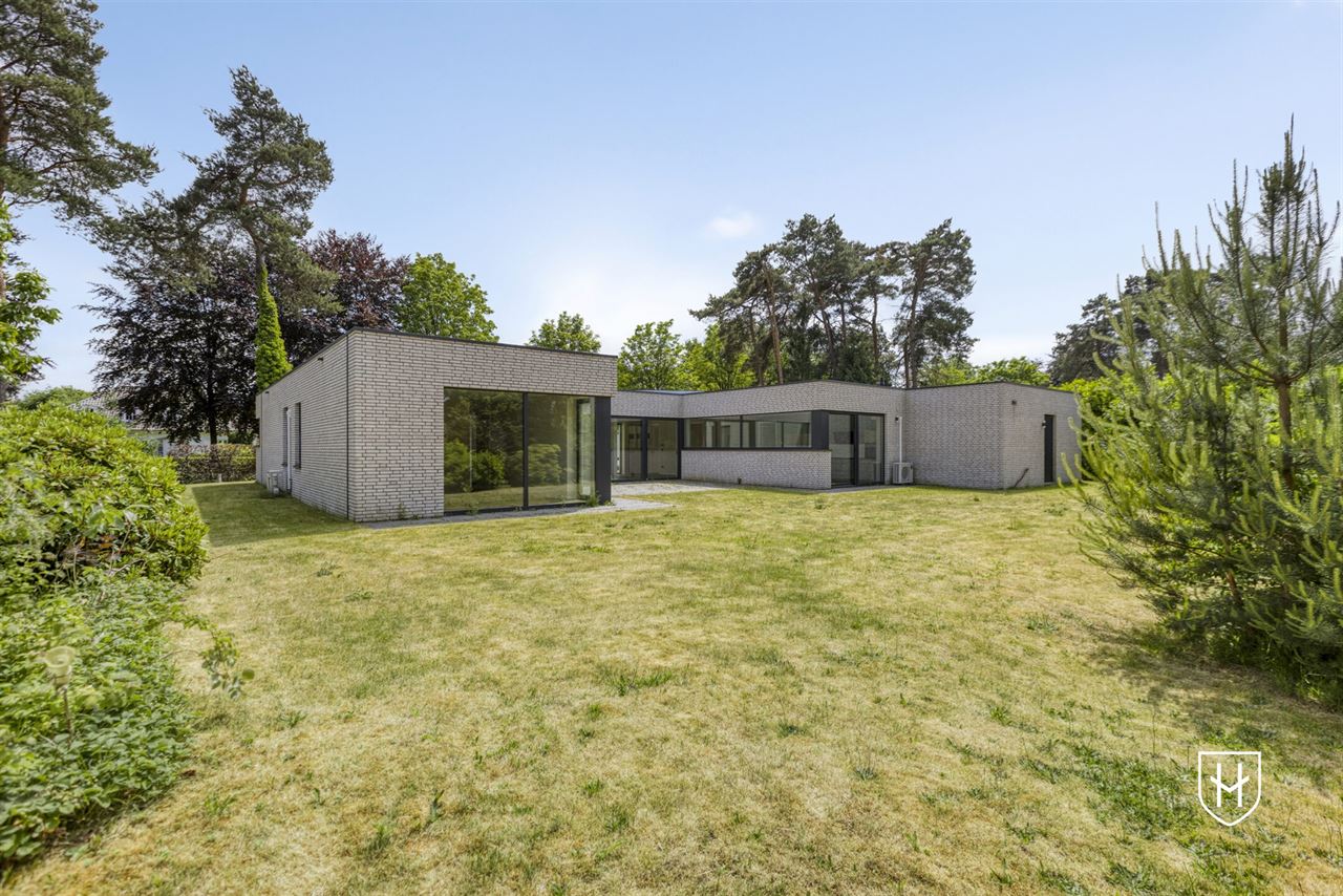 Ruime, energiezuinige bungalow in residentiële villawijk