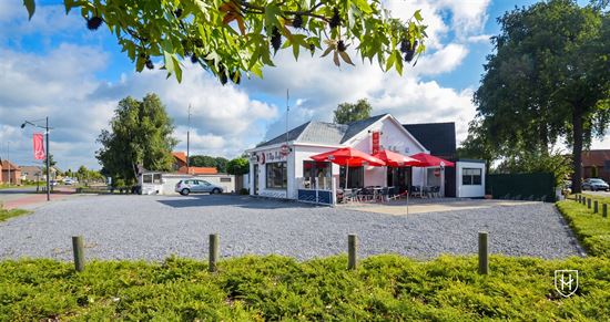Gezellig volledig vernieuwd café met woonhuis op een uitstekende zichtlocatie te Hechtel-Eksel