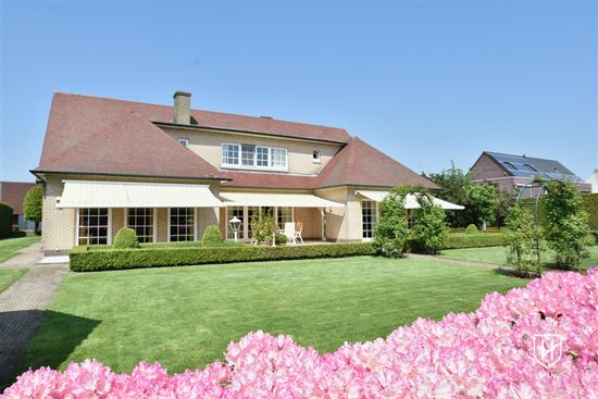 Spacious classy villa on a beautiful plot near the center of Lommel