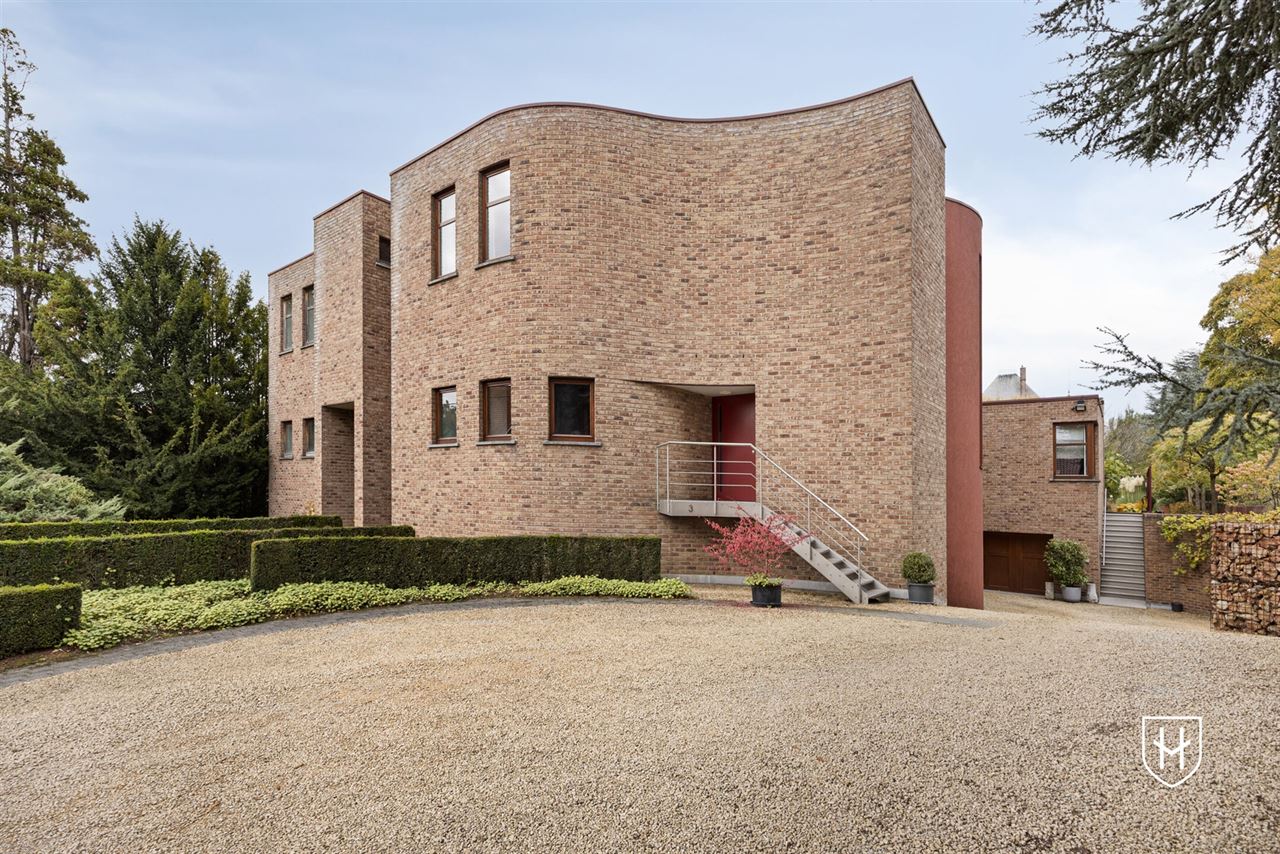 Architecturale villa met zwemvijver op riant perceel