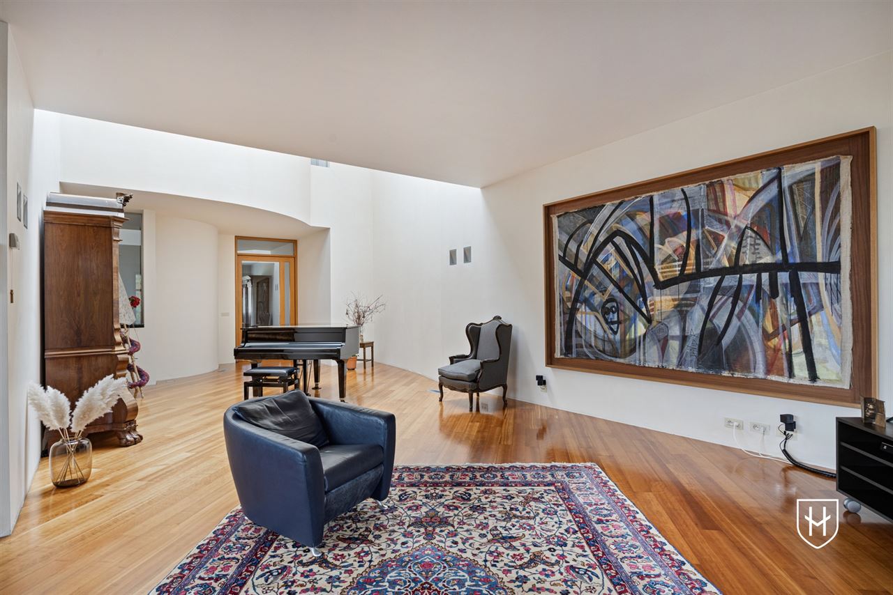 Architecturale villa met zwemvijver op riant perceel