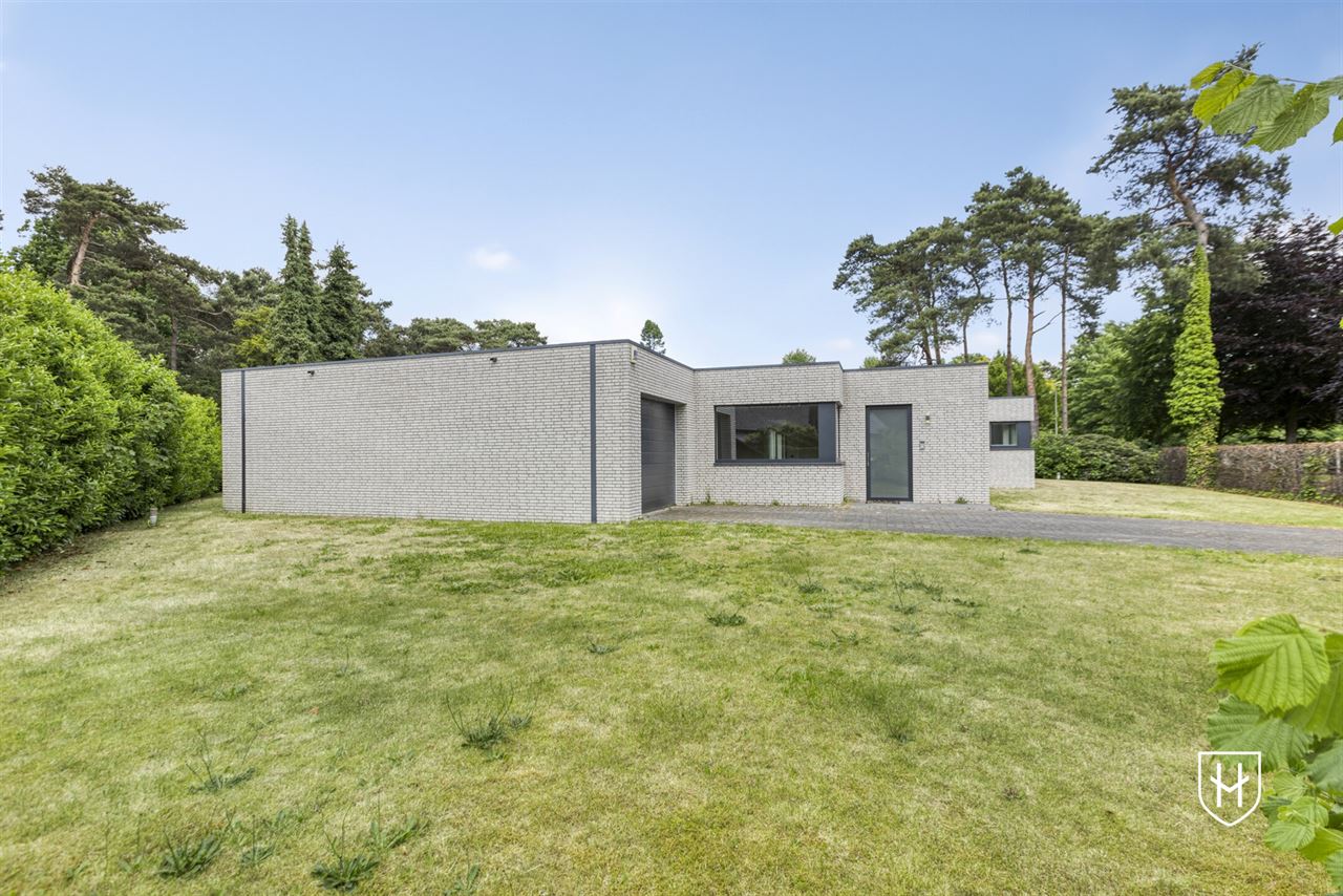 Ruime, energiezuinige bungalow in residentiële villawijk