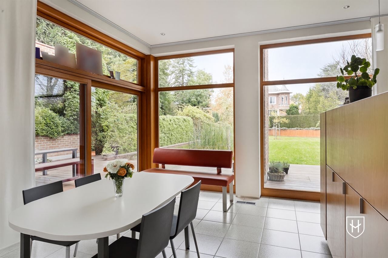 Architecturale villa met zwemvijver op riant perceel