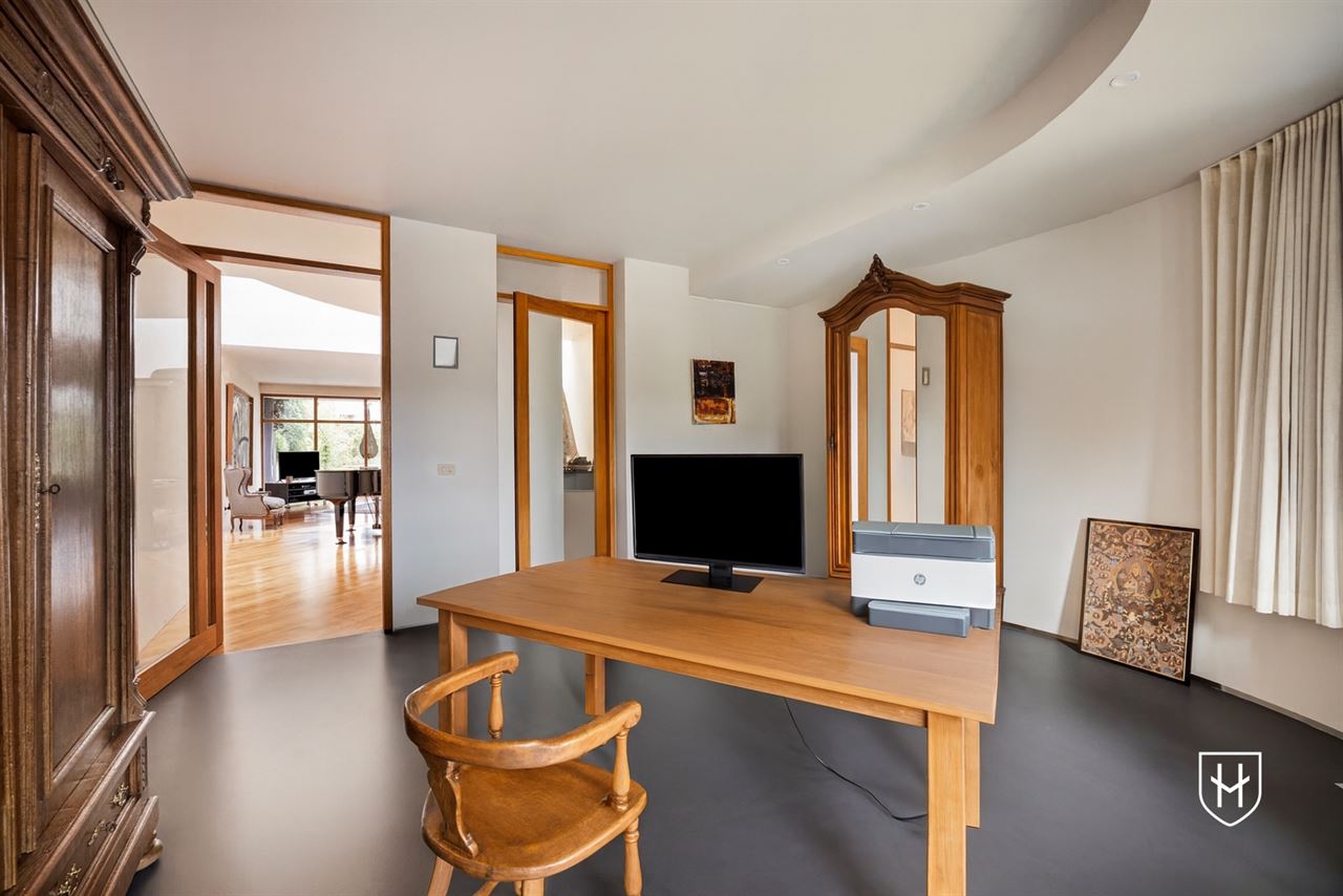 Architecturale villa met zwemvijver op riant perceel