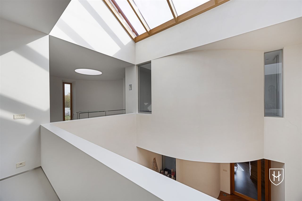 Architecturale villa met zwemvijver op riant perceel