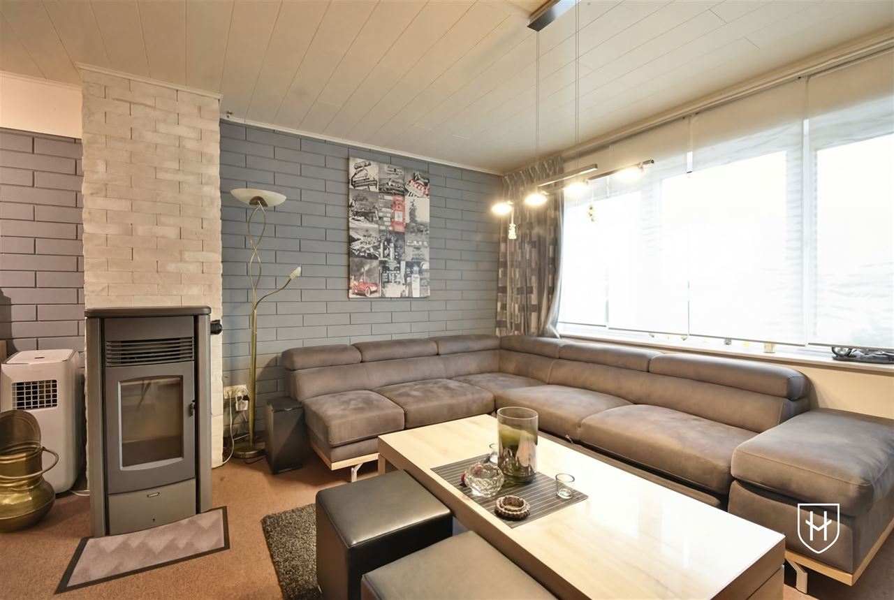 Gelijkvloers-appartement van 101 m2 met 1 slaapkamer en een inpandige garage, pittoresk gelegen in Lanaye langs de Maas, en net over de grens bij Maastricht