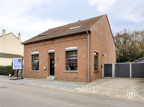Charmante woning met garage, bosrijk gelegen te Genk