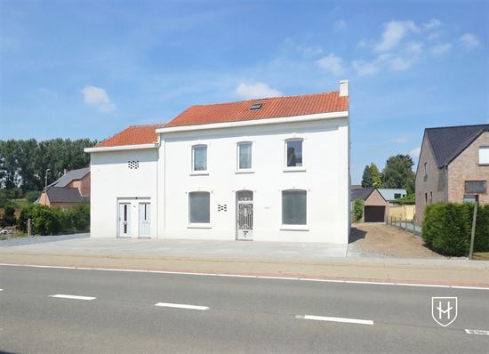 Te renoveren investeringspand bestaande uit 3 wooneenheden op een gunstige locatie