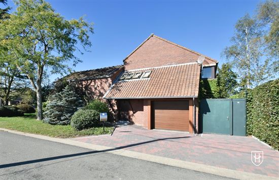 Villa patio architecturale avec pâturage domestique, idéale pour un amoureux des animaux, sur un site extrêmement rural