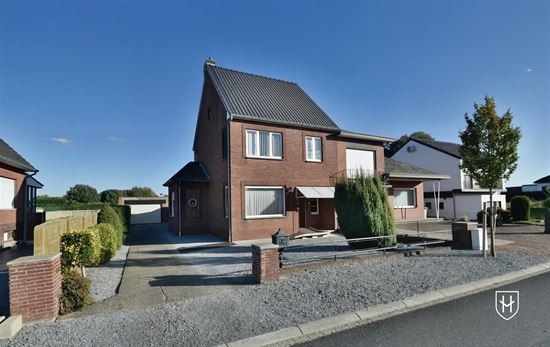 Te renoveren gezinswoning op een ruim perceel op een boogscheut van het gezellige Leut