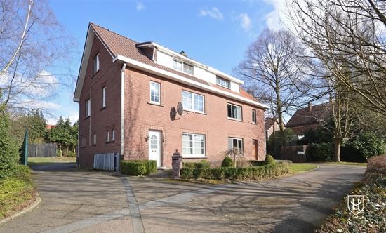 Halfvrijstaande woning op wandelafstand van het stadscentrum van Genk