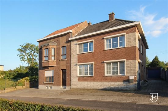 Characterful 4-bedroom townhouse located in quiet and rural Herderen