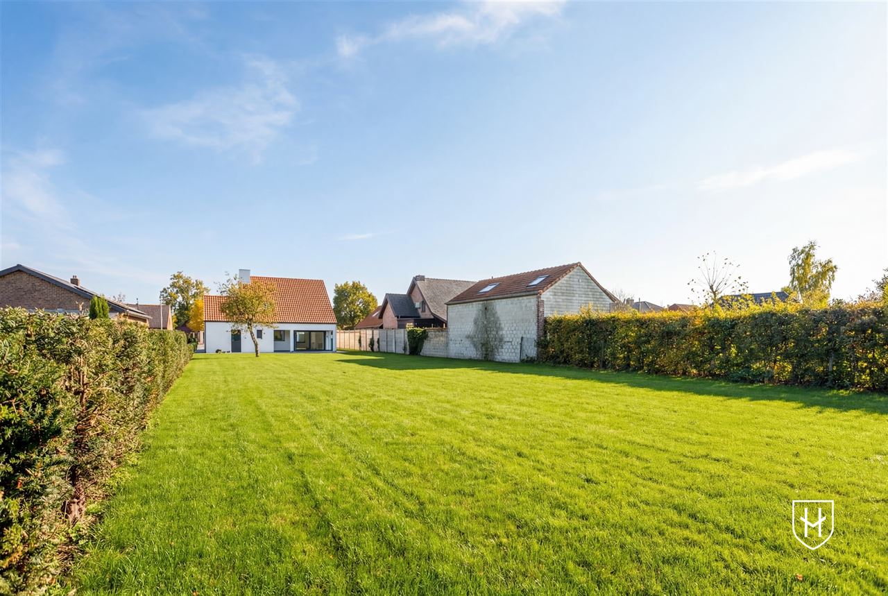 Maison de campagne indépendante rénovée (EPC label A) sur un terrain spacieux de 1.221 m², située près du centre de Lommel