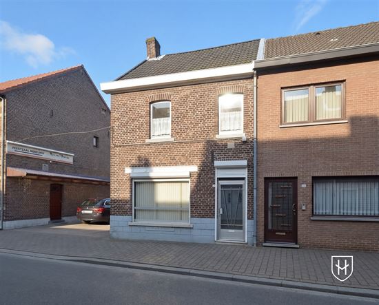 Halfvrijstaande woning met diepe tuin gelegen nabij het centrum van Lanaken