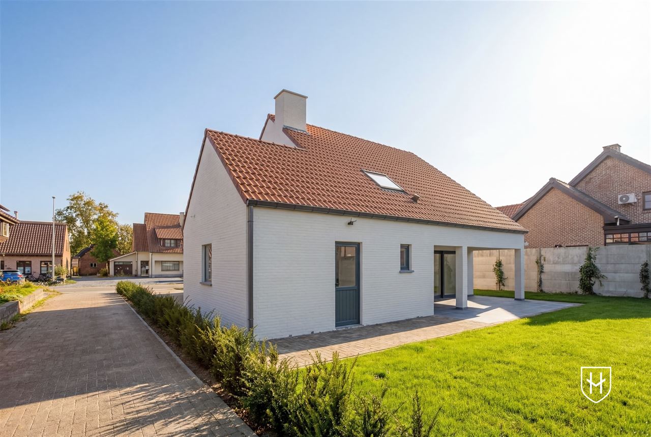 Maison de campagne indépendante rénovée (EPC label A) sur un terrain spacieux de 1.221 m², située près du centre de Lommel
