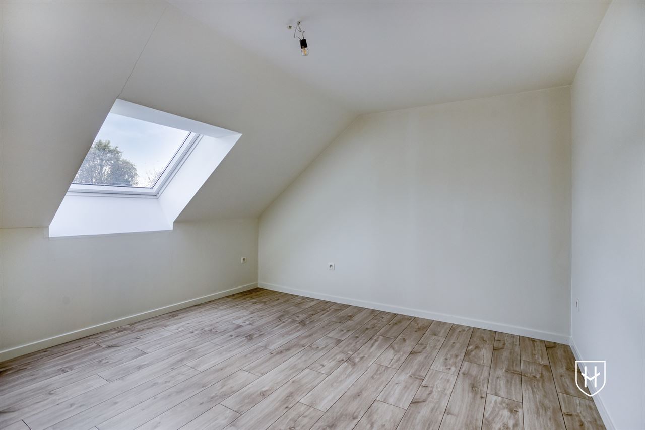Maison de campagne indépendante rénovée (EPC label A) sur un terrain spacieux de 1.221 m², située près du centre de Lommel