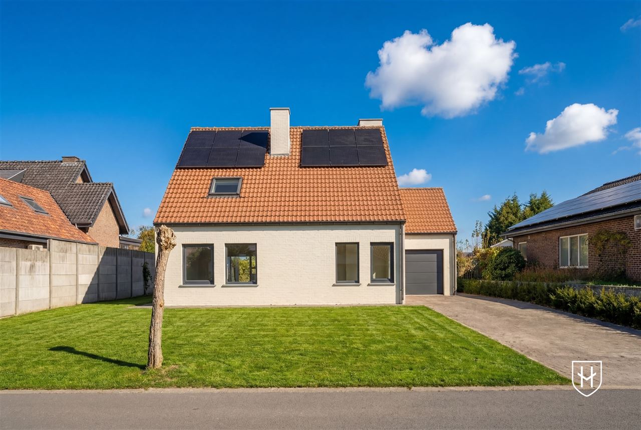 Maison de campagne indépendante rénovée (EPC label A) sur un terrain spacieux de 1.221 m², située près du centre de Lommel
