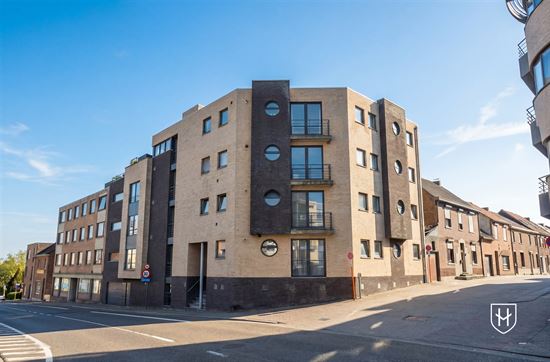 Mooi afgewerkt appartement met schitterend terras, goed gelegen aan grens met Maastricht