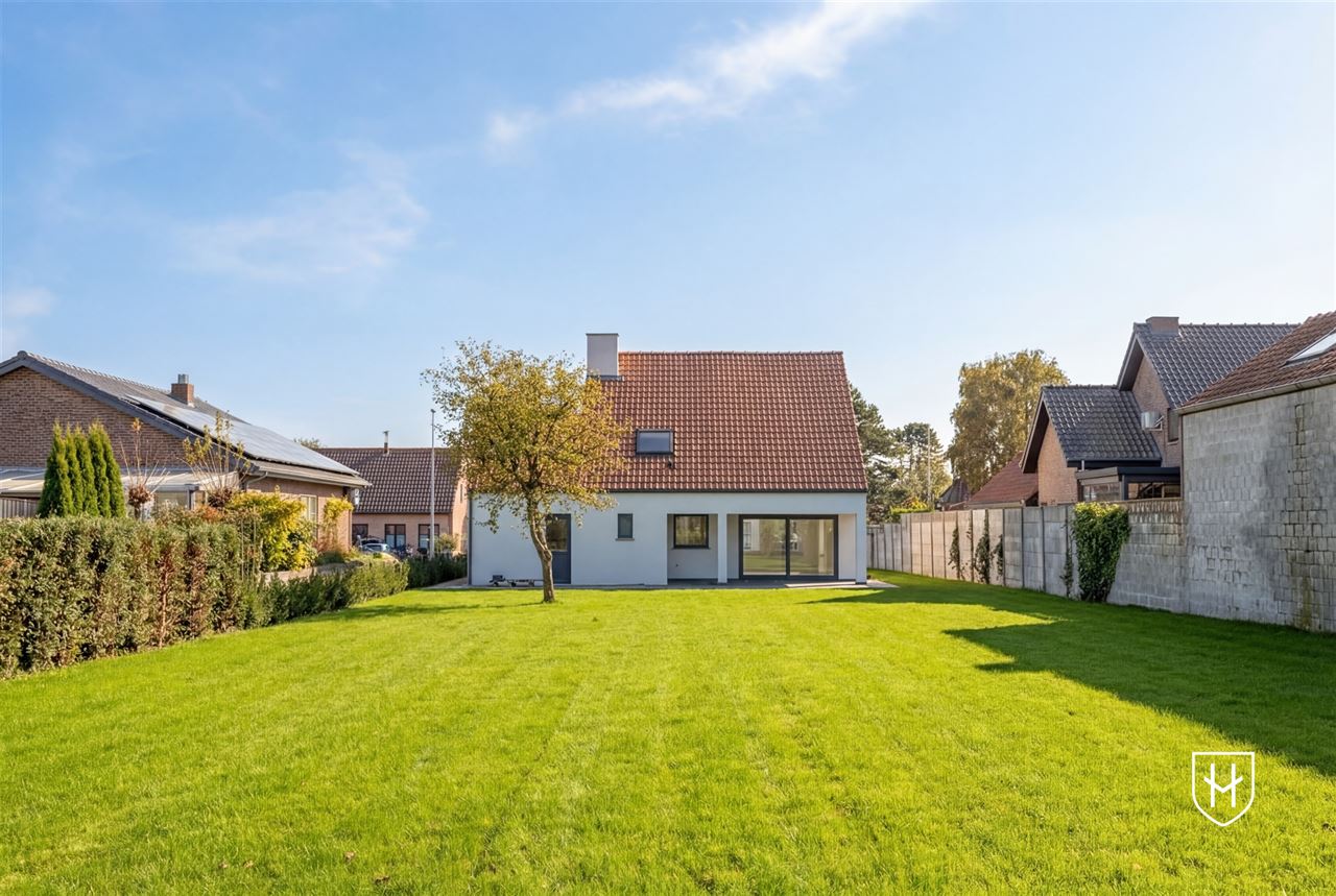 Maison de campagne indépendante rénovée (EPC label A) sur un terrain spacieux de 1.221 m², située près du centre de Lommel