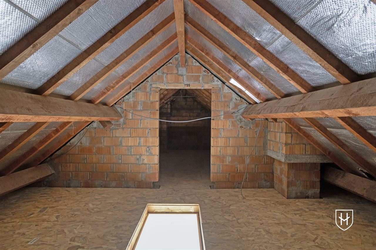 Maison de campagne indépendante rénovée (EPC label A) sur un terrain spacieux de 1.221 m², située près du centre de Lommel